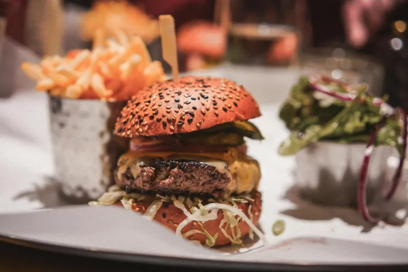 The Seven-Act Shakespearean Tragedy That Happens When Your Burger Shows Up With Pickles